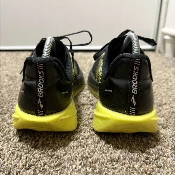 Brooks Hyperion Max Black Yellow Running - Picture 6 of 11